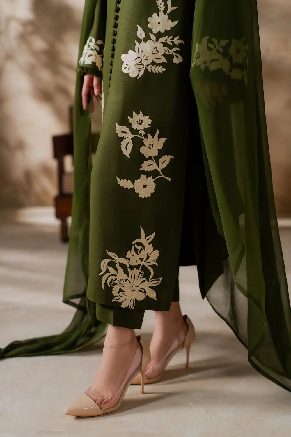 3 Pcs Women's Stitched Linen Embroidered Suit