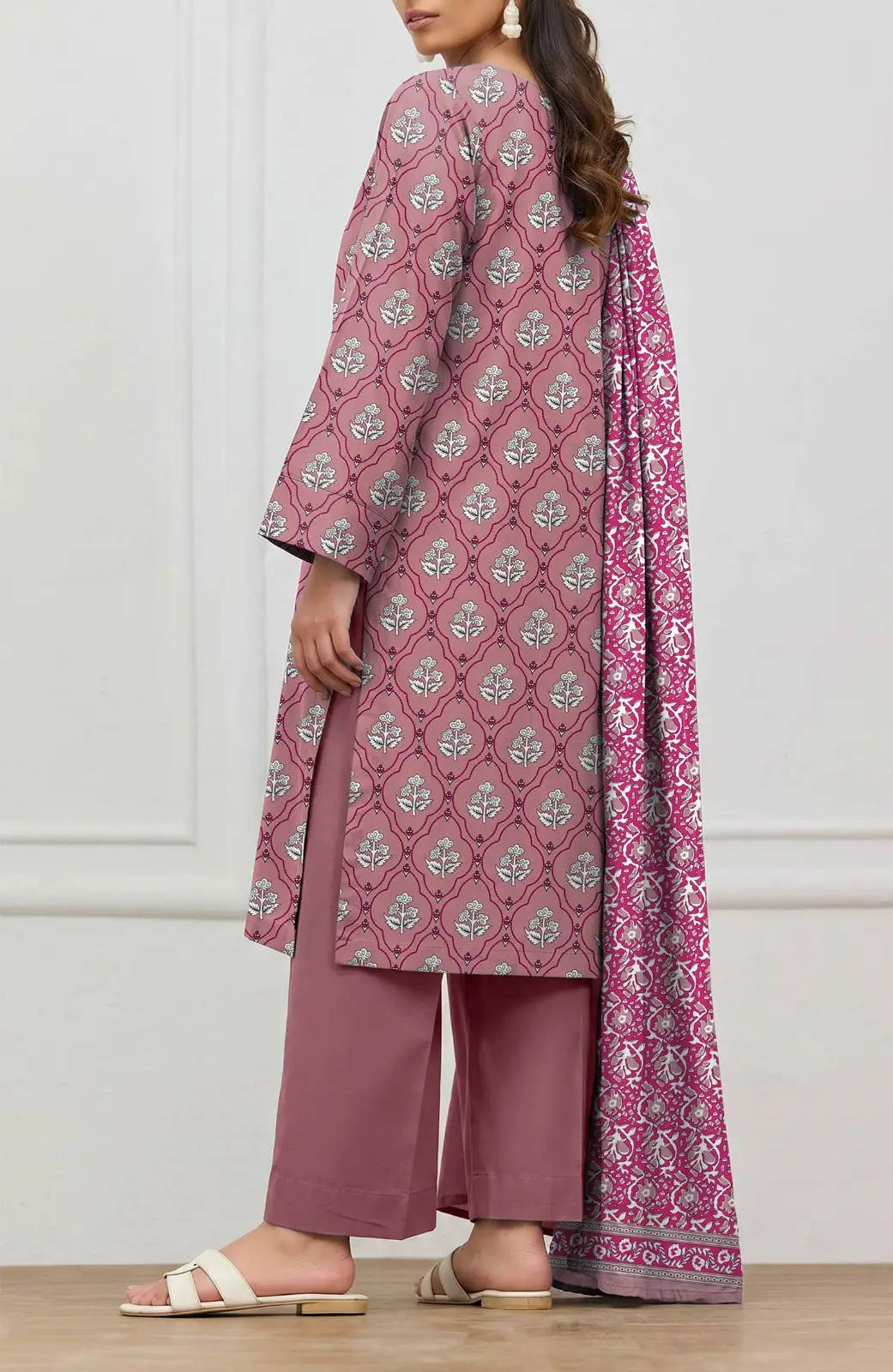3 Pcs Women's Unstitched Printed Suit