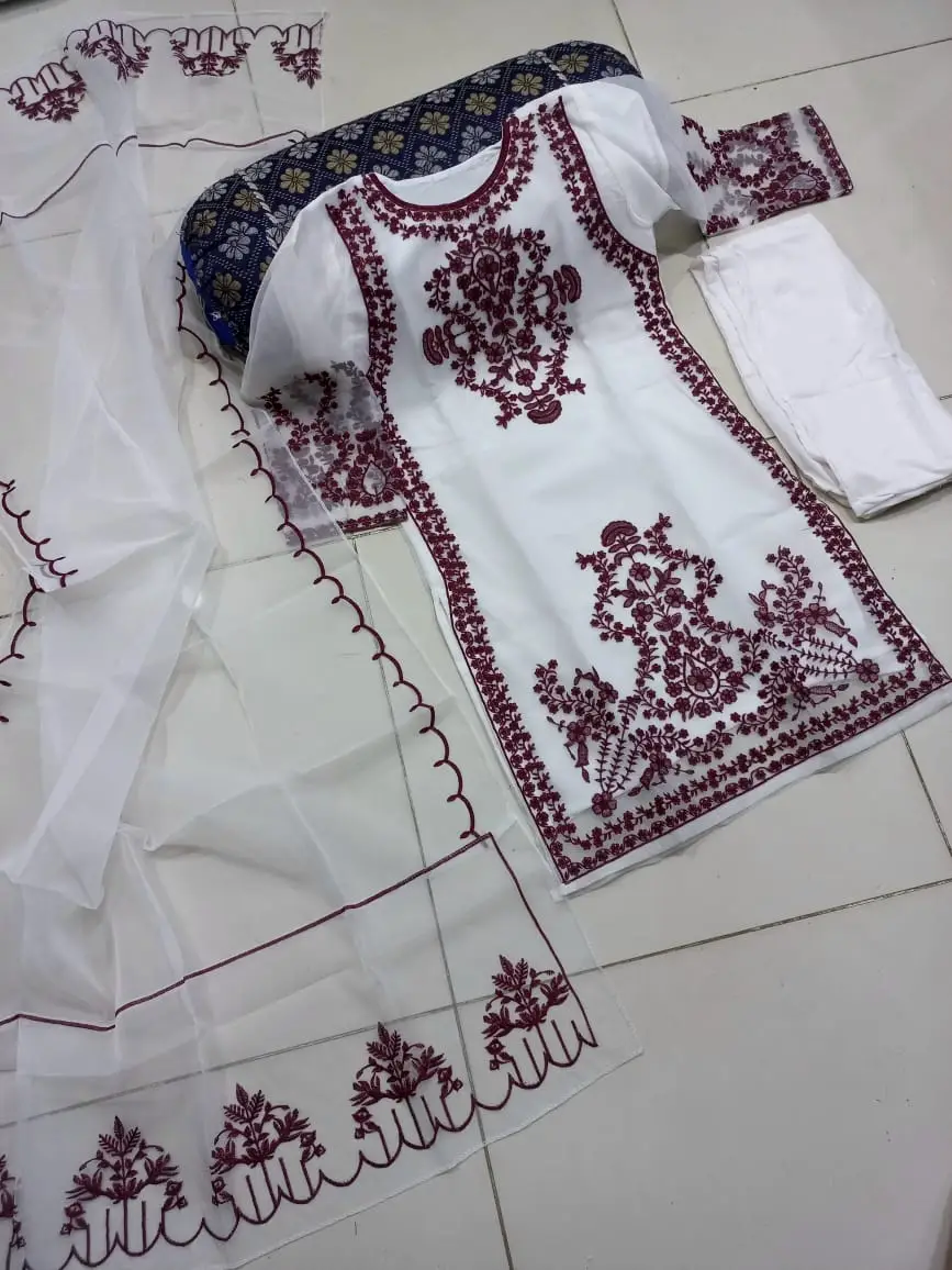 Women's Heavy Embroidered Organza 3 Piece Suit with Embroidered Dupatta – Luxury Party Wear Dress | Eid & Wedding Collection