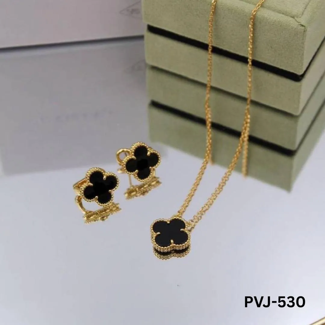 Black Clover Jewellery Set Gold Tones for Women