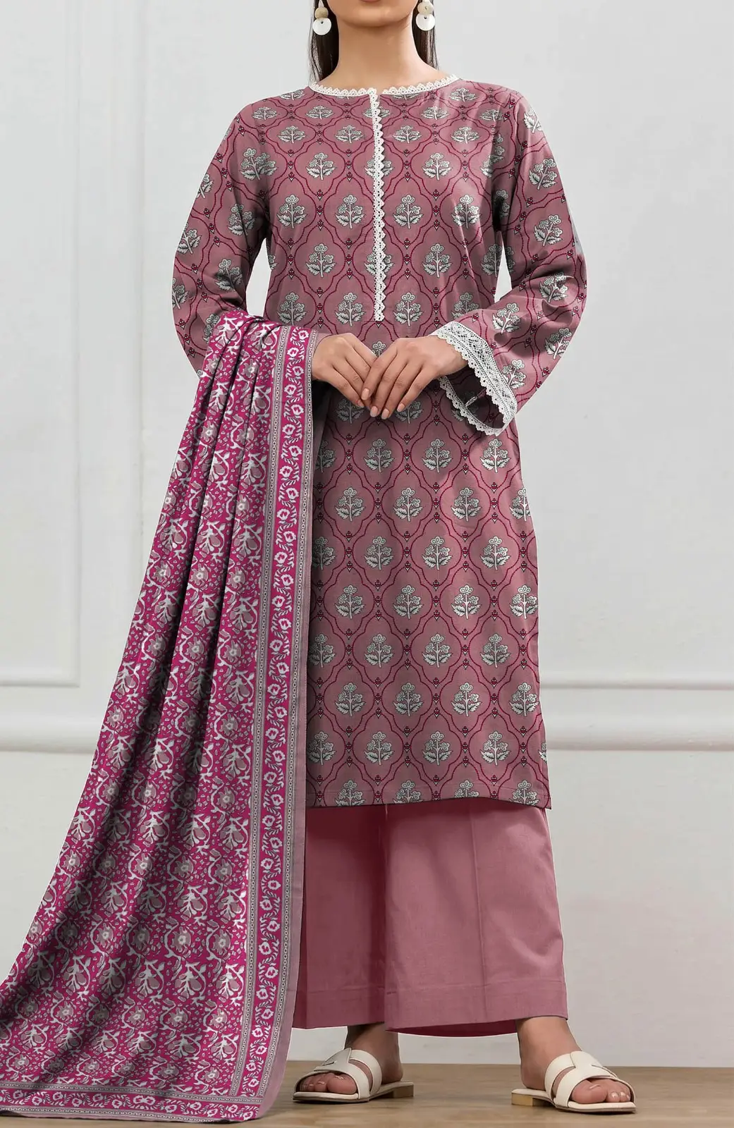 3 Pcs Women's Unstitched Printed Suit